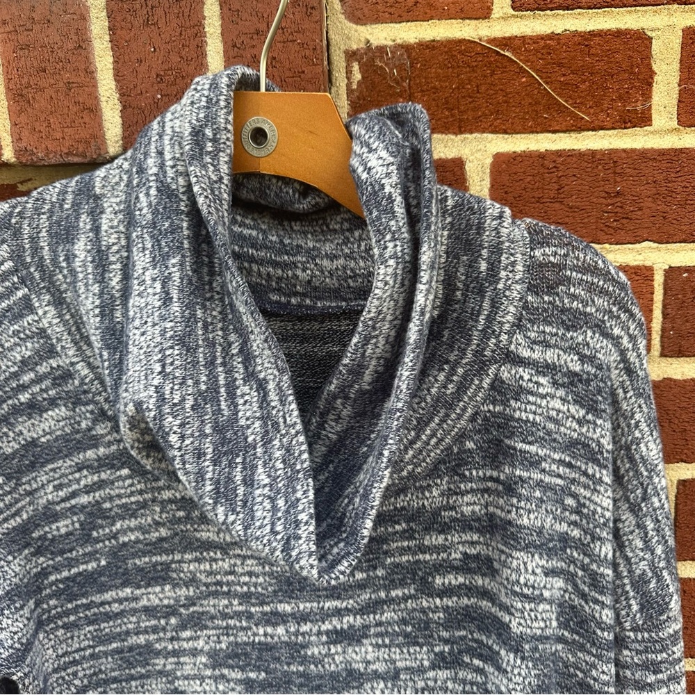 4/$20 Aerie Oversized Mock Neck Sweatshirt - Picture 2 of 3